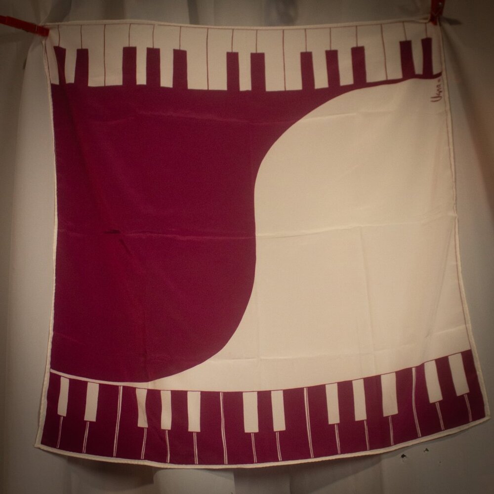 Veresa by Vera Square Women's Piano Scarf